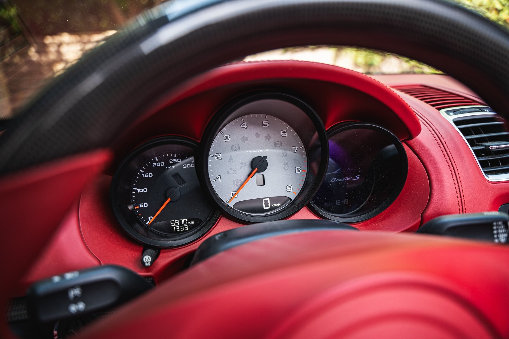 Innenraumfoto von 2013 Porsche Boxster S (30)