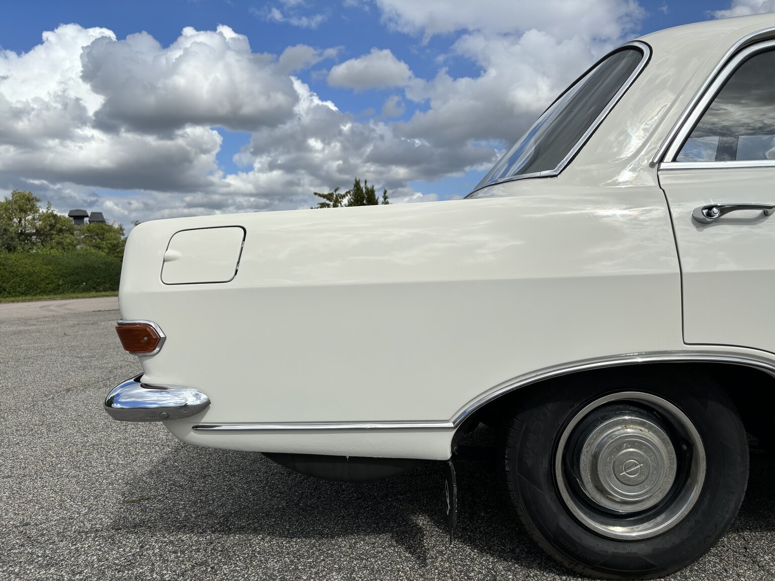 Exterior image of 1965 Opel Record Deluxe