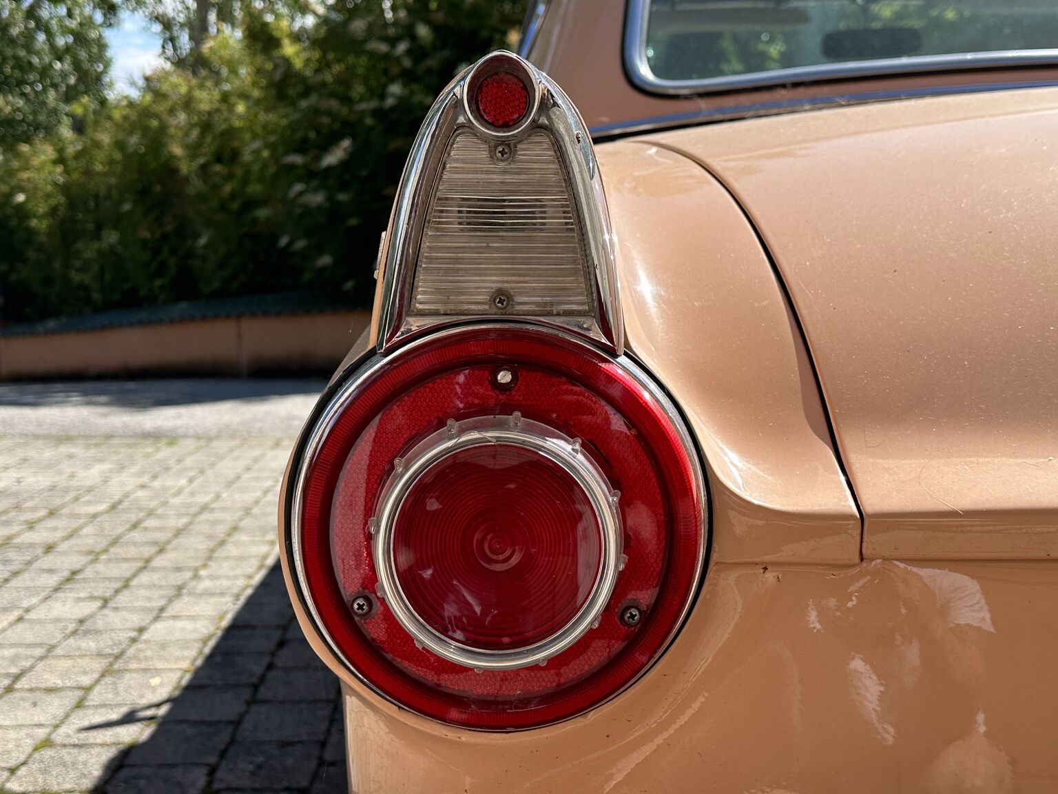 Exteriörbild på 1956 Ford Thunderbird Convertible