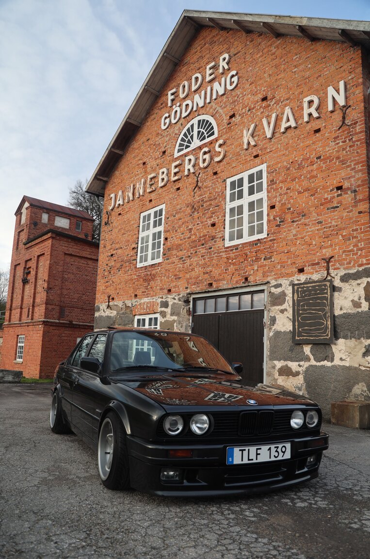 Exteriörbild på 1989 BMW 325i