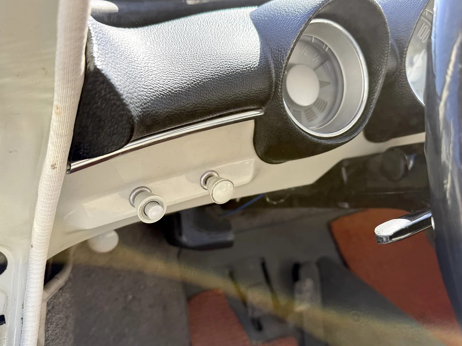 Innenraumfoto von 1965 Volkswagen 1500 Limousine 311 Notchback (13)