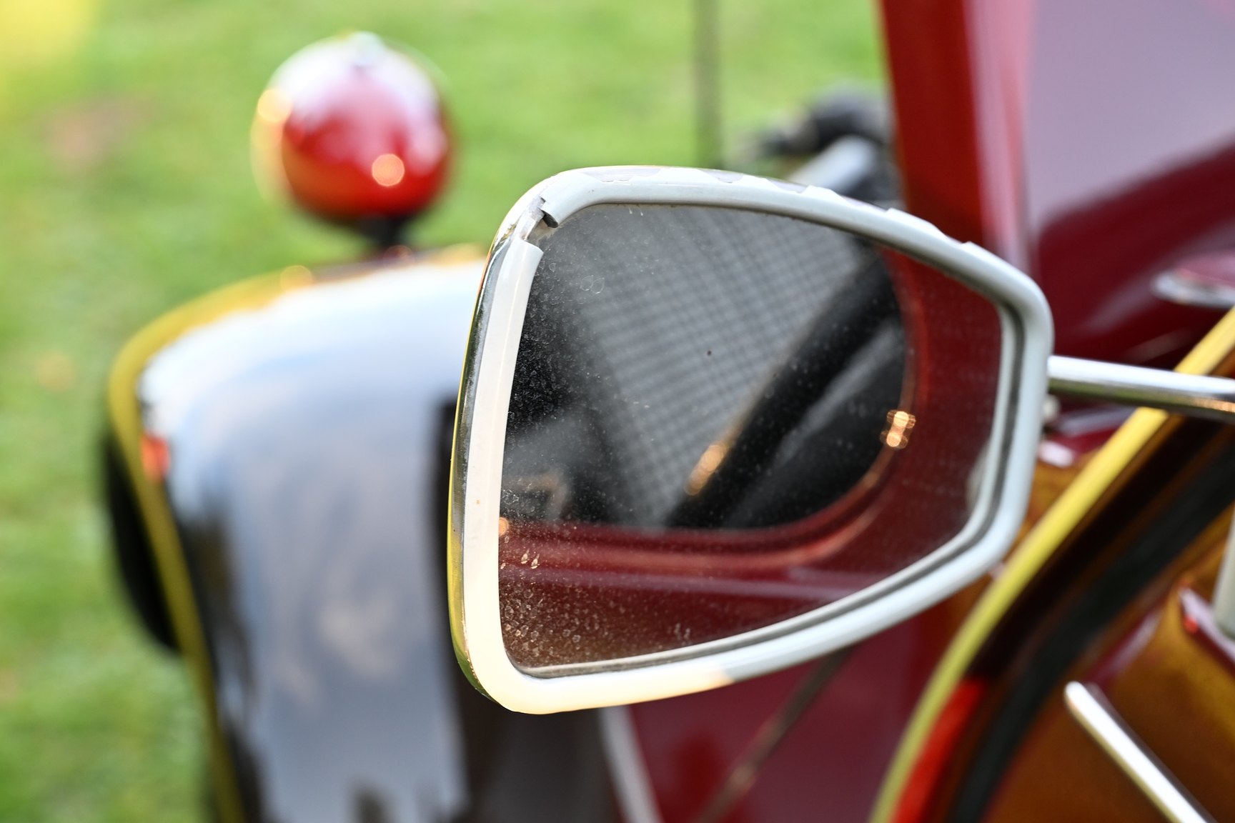Exterior image of 1981 Citroën 2CV Charleston