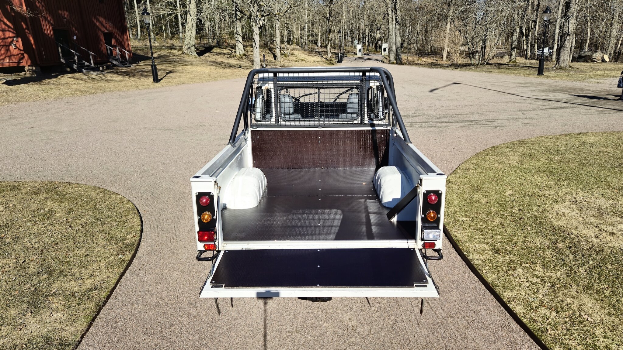Exterior image of 1999 Land Rover Defender Single Cab Pickup