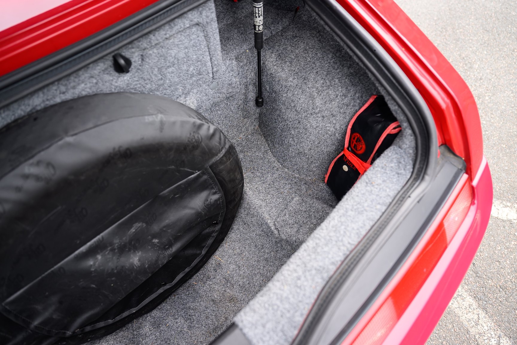 Interior image of 2001 Alfa Romeo Spider 3.0 V6