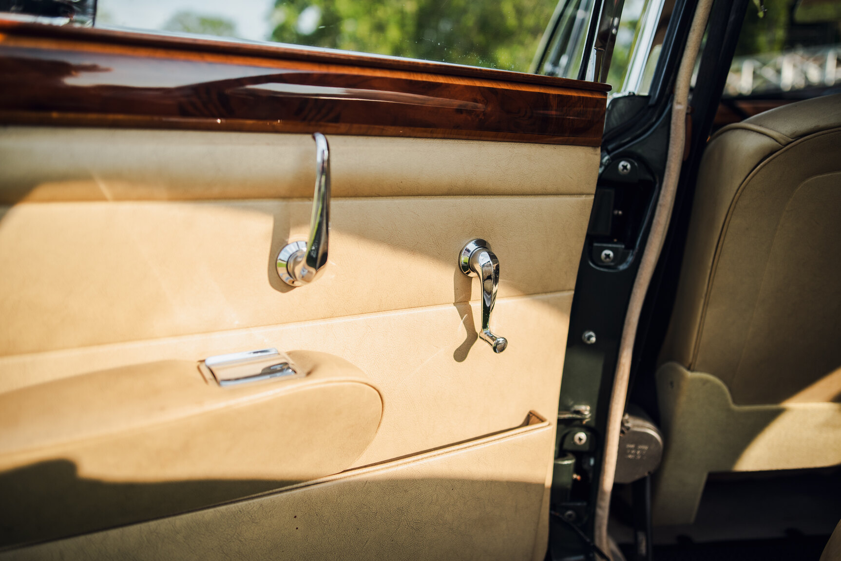 Interior image of 1965 Daimler 250 V8