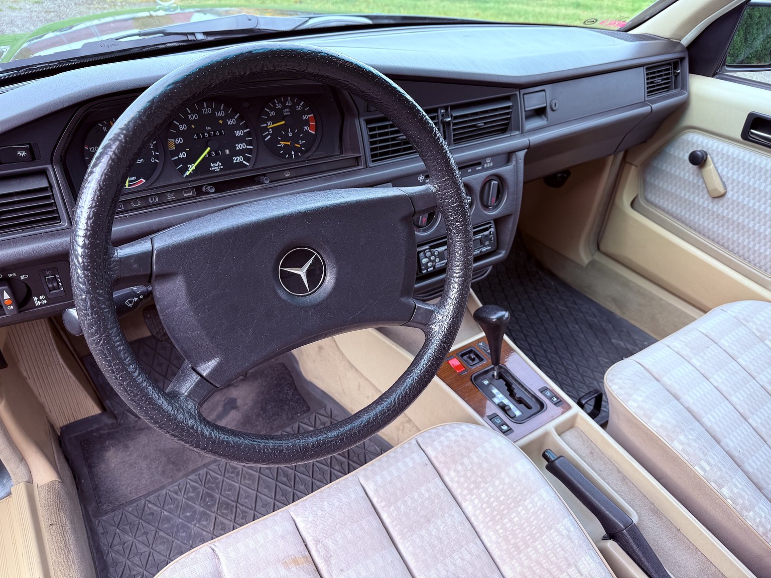 Interior image of 1989 Mercedes-Benz 190 E