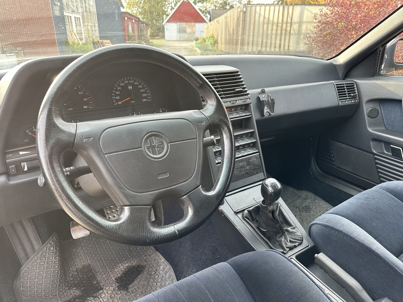 Innenraumfoto von 1994 Alfa Romeo 164