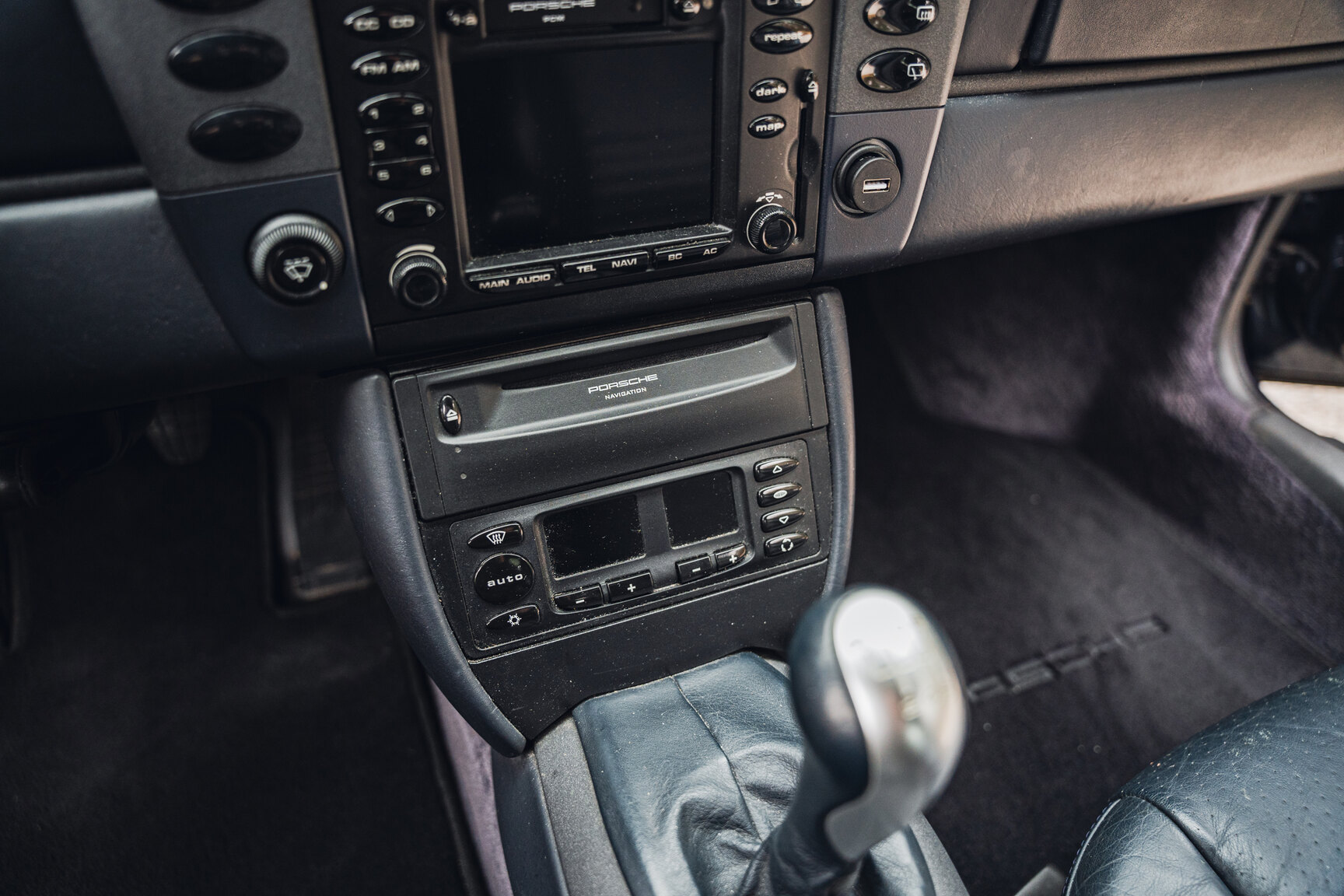 Interior image of 1999 Porsche 911 Carrera 4