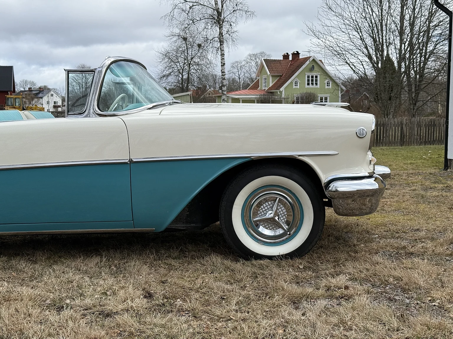 Exteriörbild på 1955 Oldsmobile Super 88 (22)