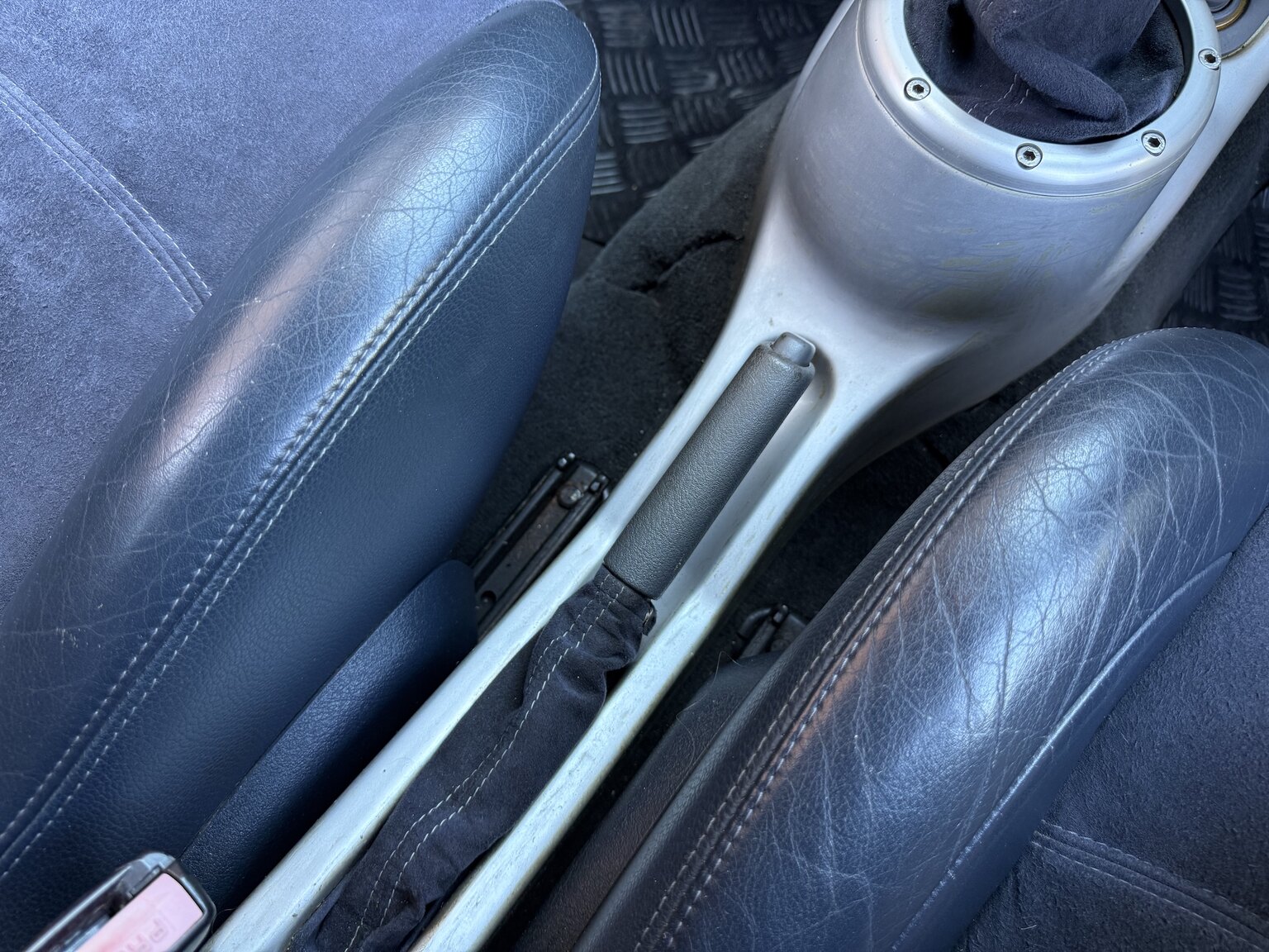 Interior image of 2002 Renault Clio Sport V6