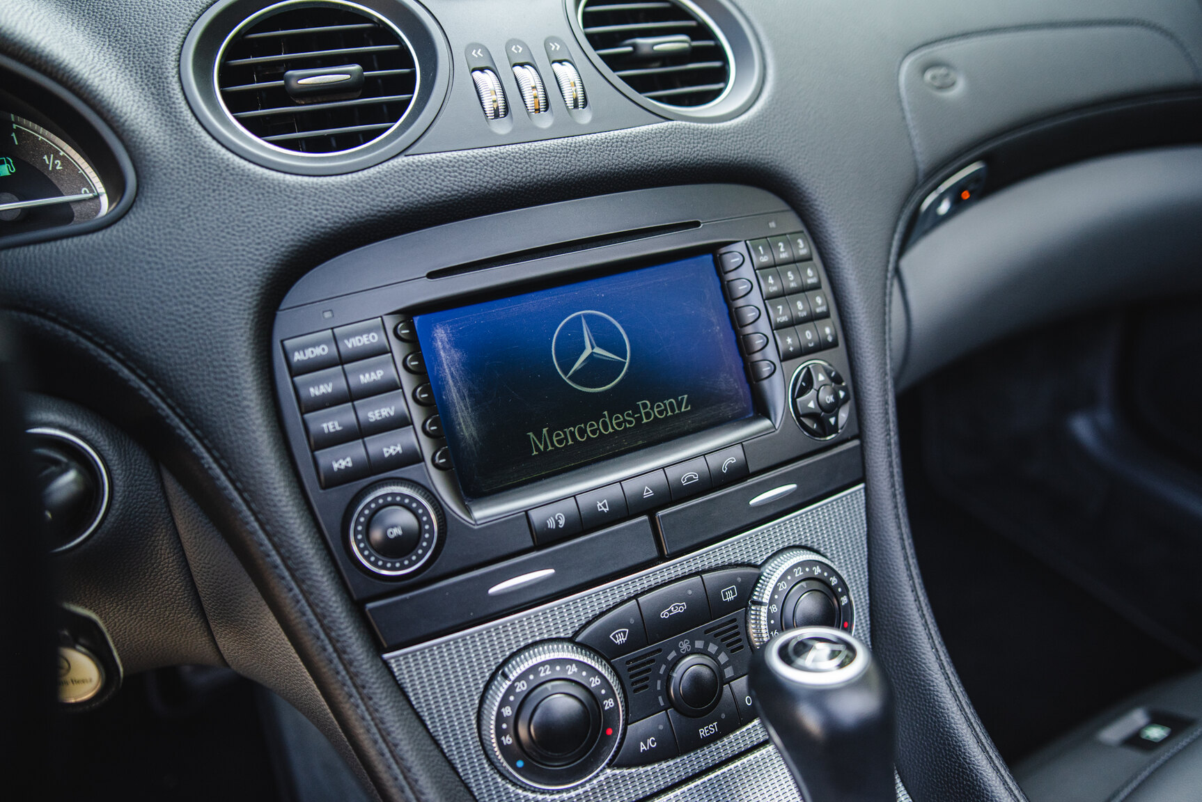 Interior image of 2006 Mercedes-Benz SL 350