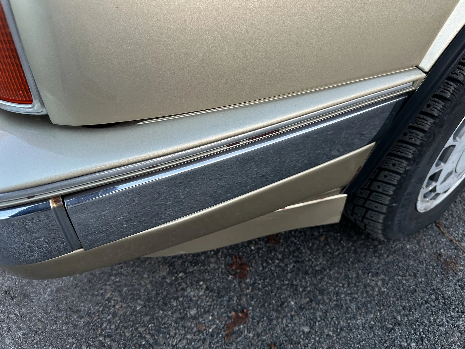 Exterior image of 1989 Cadillac Seville (76)