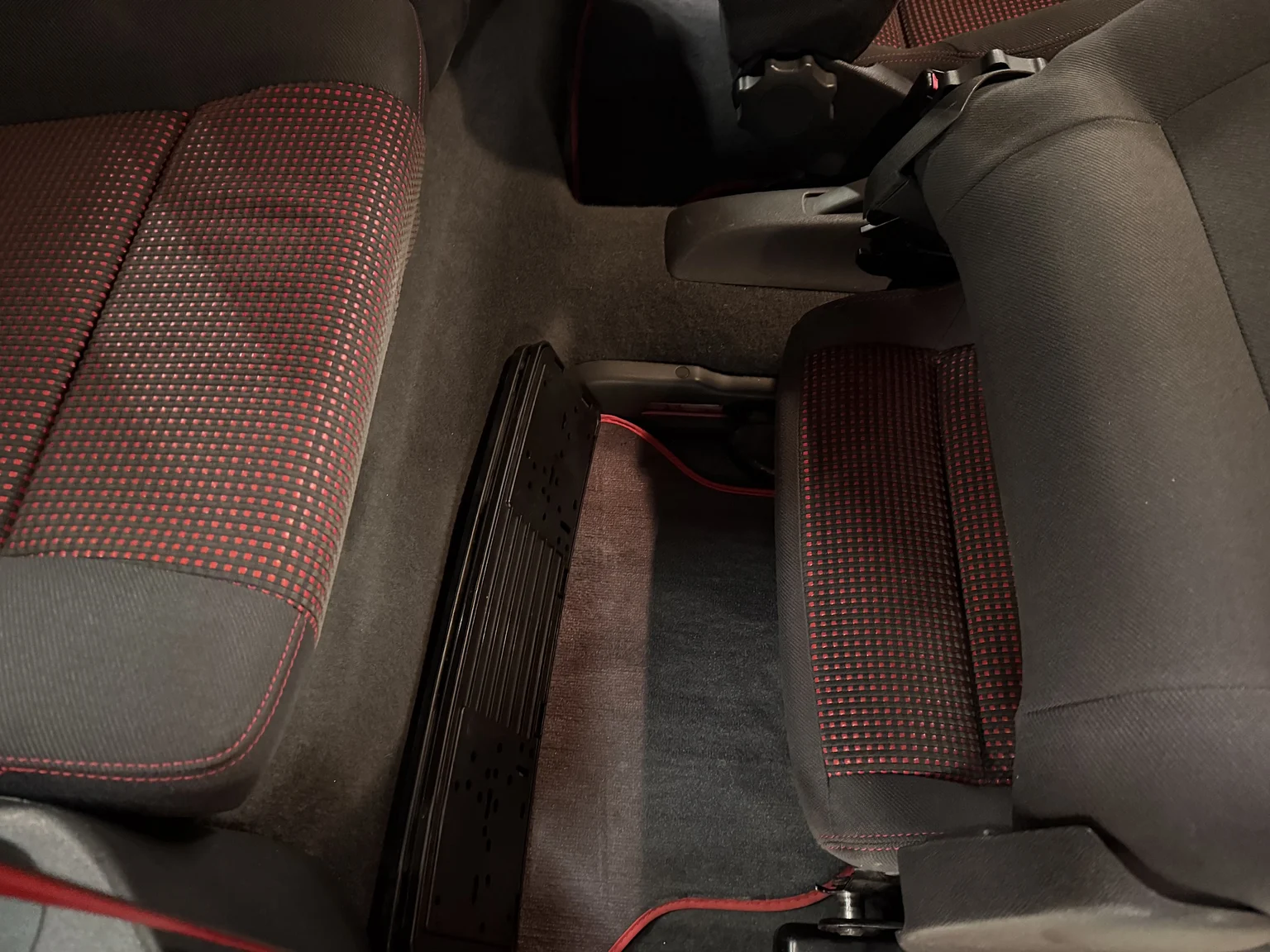 Interior image of 2000 VW LUPO GTI 2001 (23)