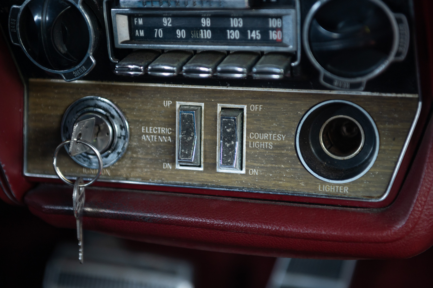 Interior image of 1968 Oldsmobile Toronado (8)