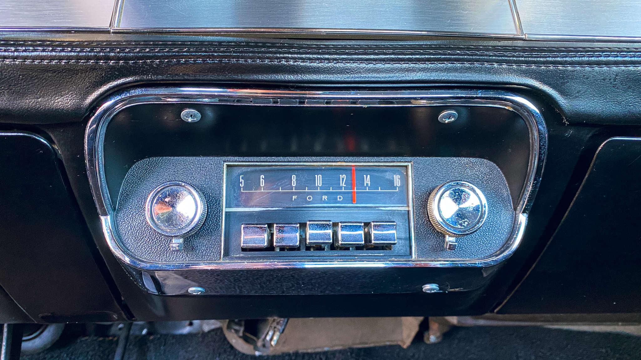 Innenraumfoto von 1967 Ford Mustang 305ci HT (17)