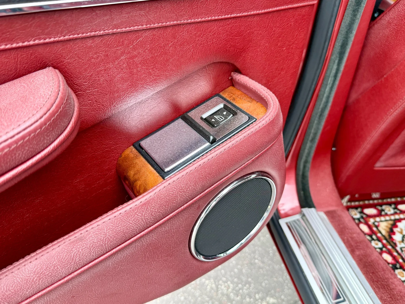 Innenraumfoto von 1988 Daimler Six (74)