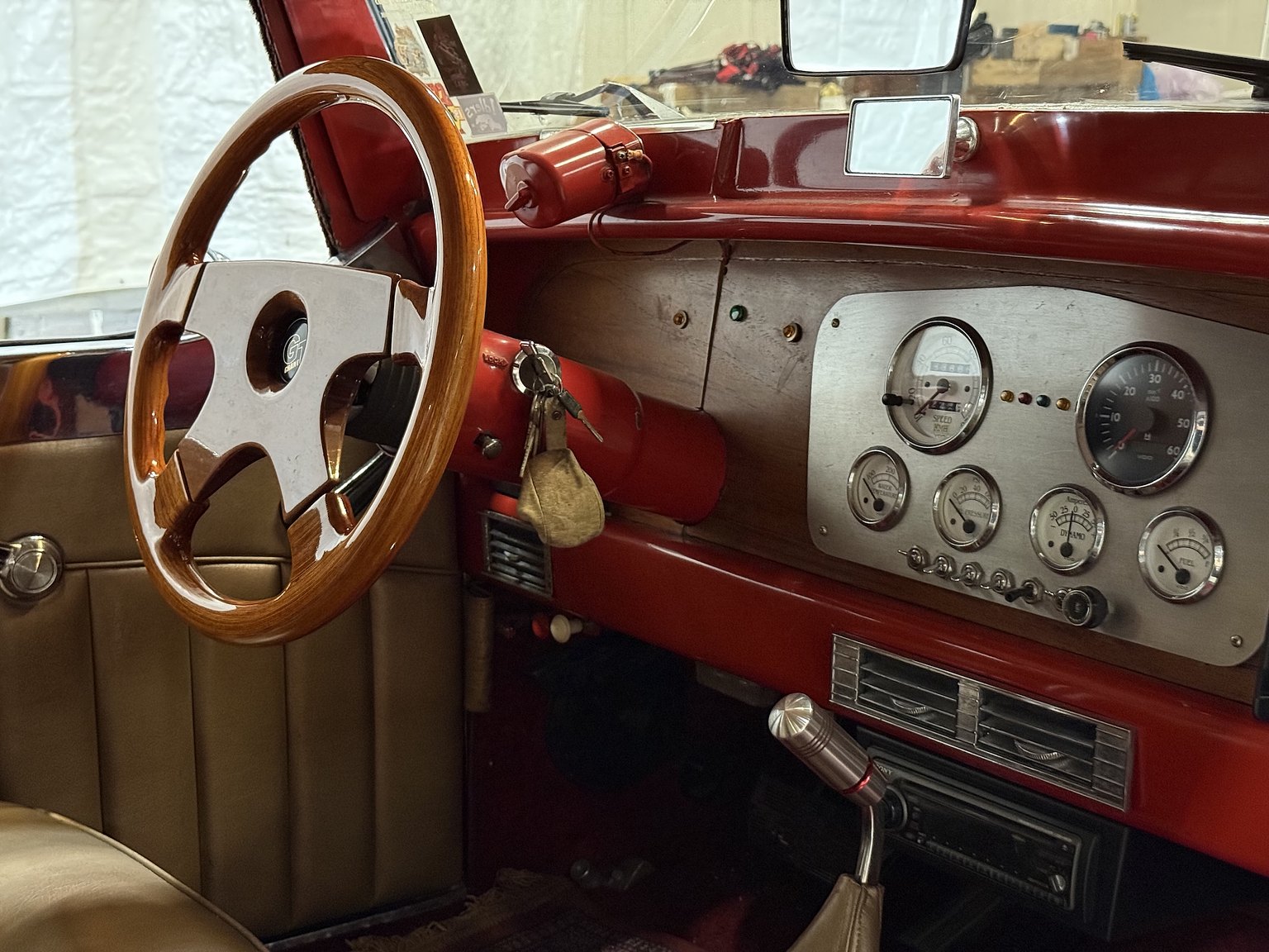 Interiörbild 1965 Duesenberg Roadster/StreetRod Replika 