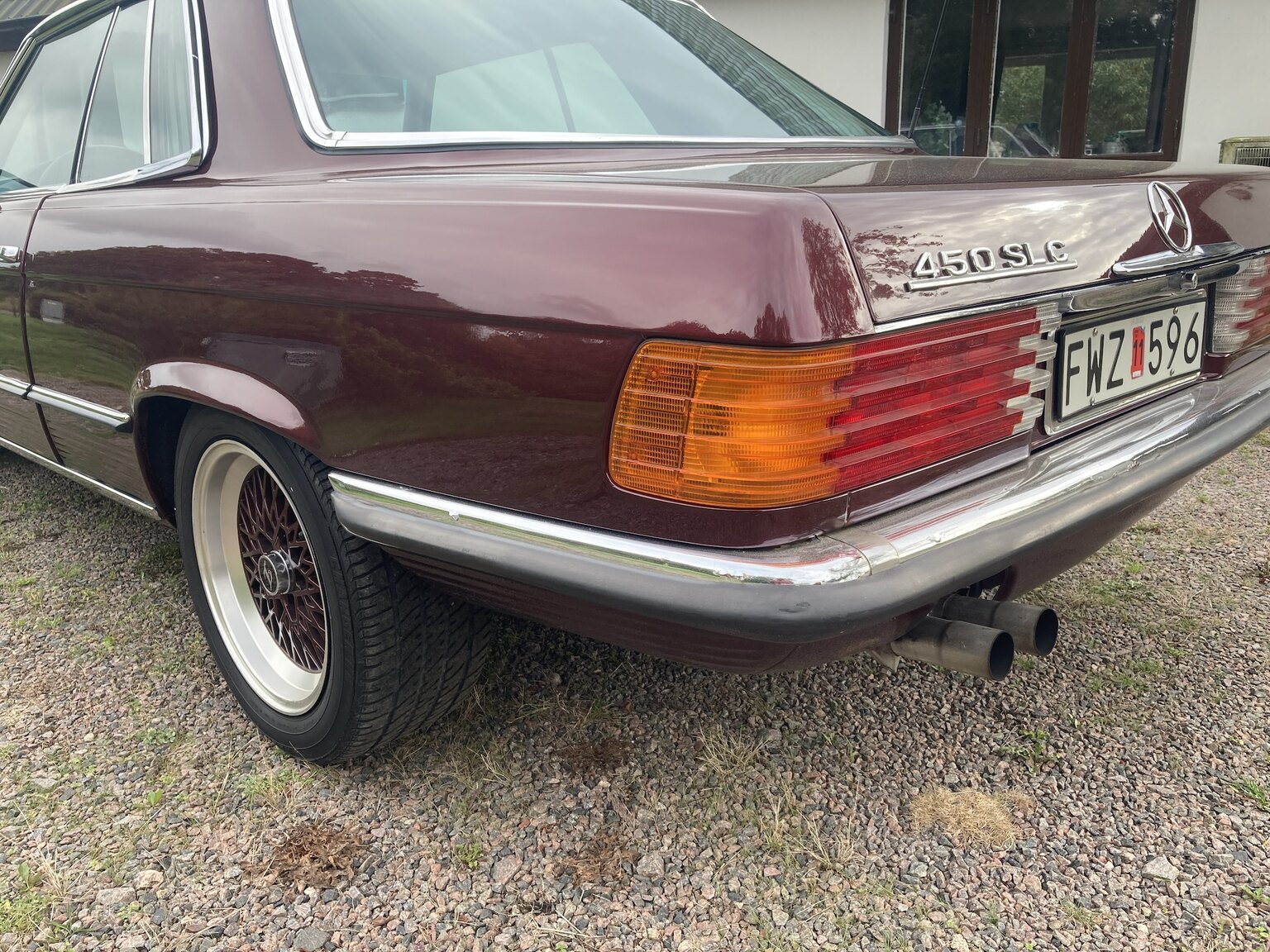 Exterior image of 1973 Mercedes-Benz 450 SLC