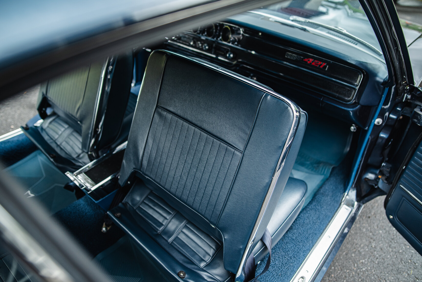 Interior image of 1965 Pontiac Catalina 421 Tripower-Pack 2+2