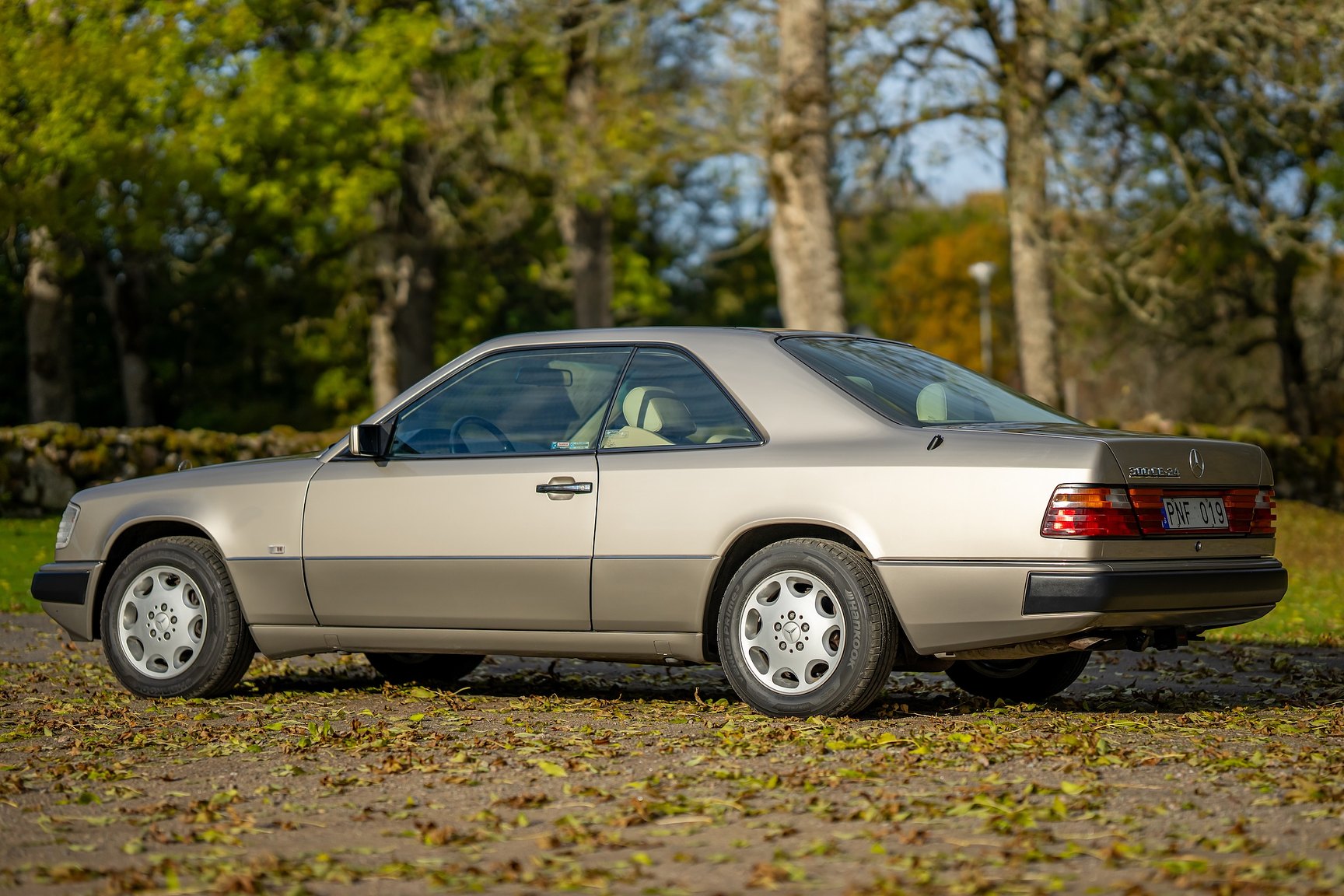 Exteriörbild på 1992 Mercedes-Benz 300 CE-24