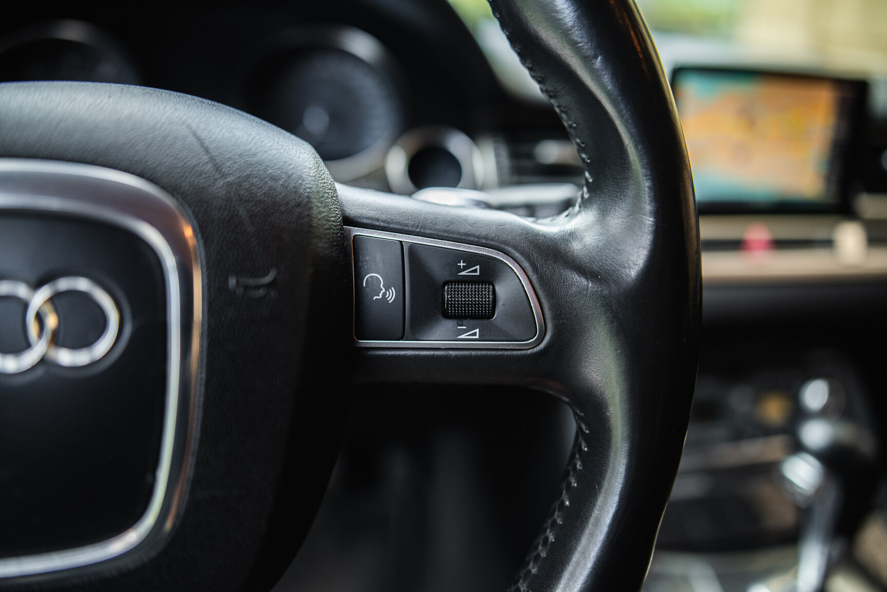 Interior image of 2009 Audi S8 5.2 V10 FSI Quattro