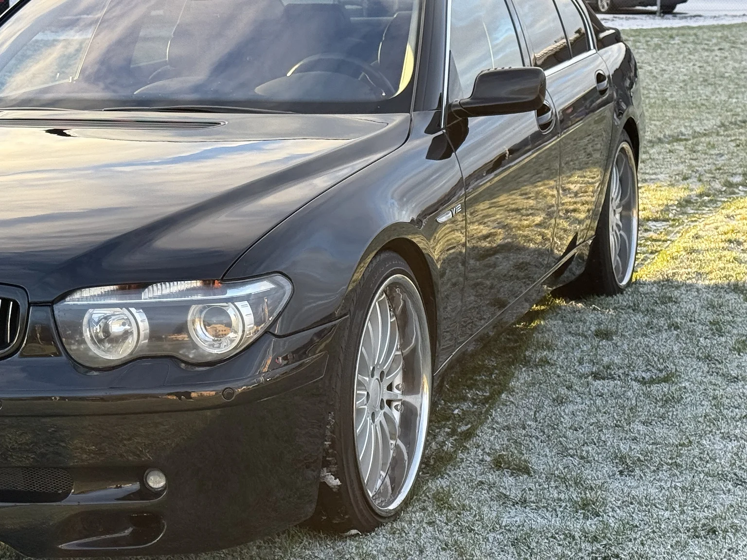 Exterior image of 2003 BMW 760i (14)