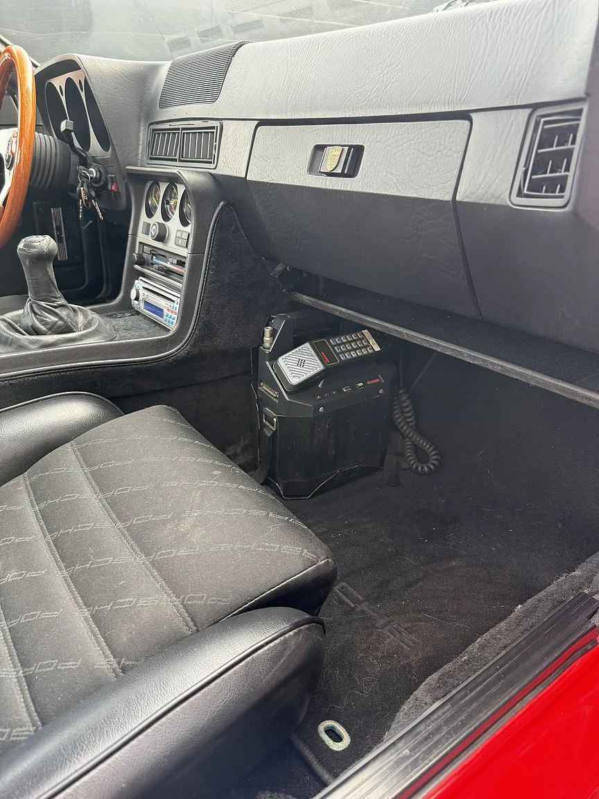 Interior image of 1984 Porsche 944 Targa (39)