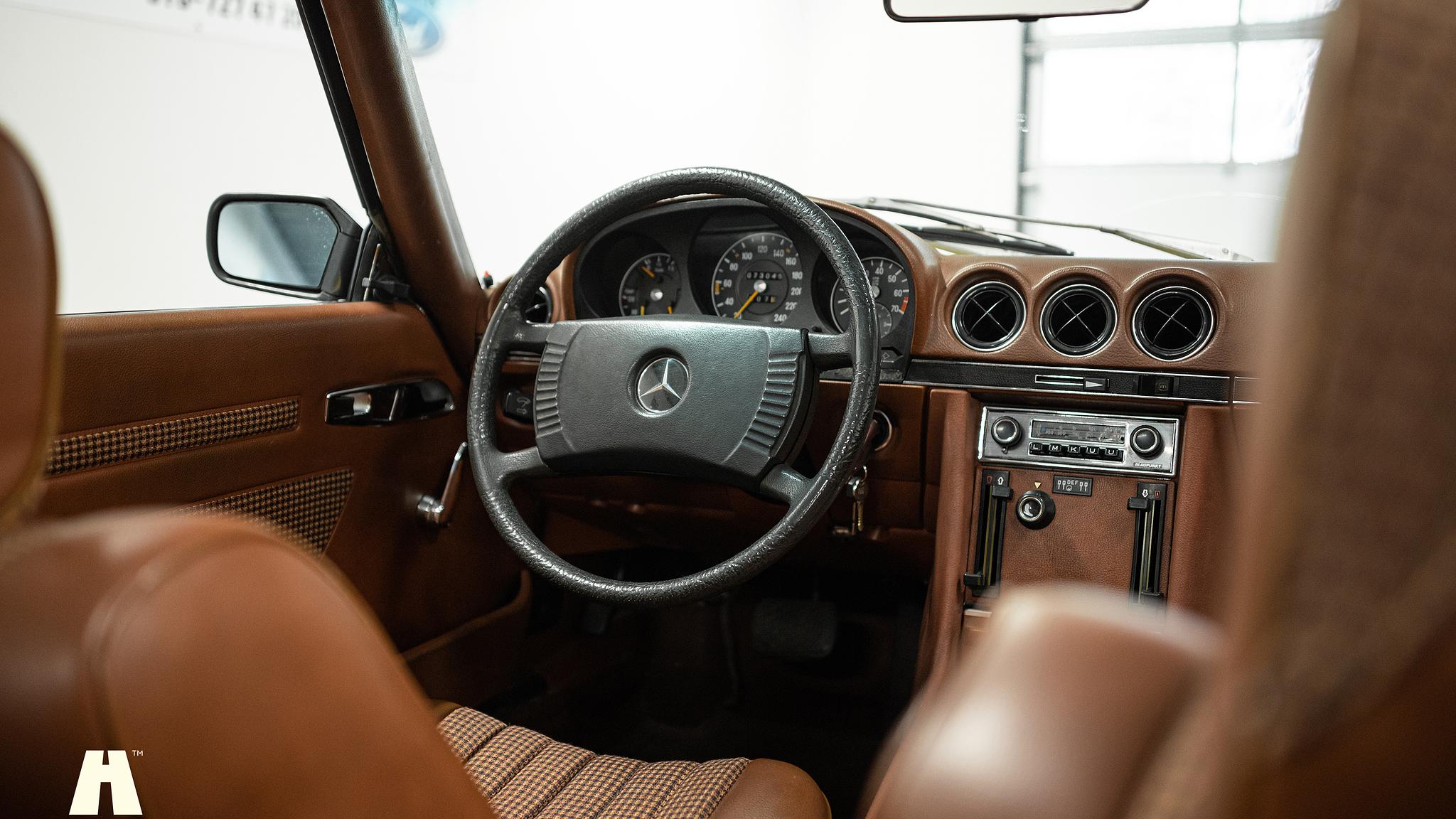 Interior image of 1975 Mercedes SL 350
