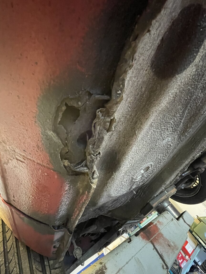 Image of 1987 BMW 320i mechanics