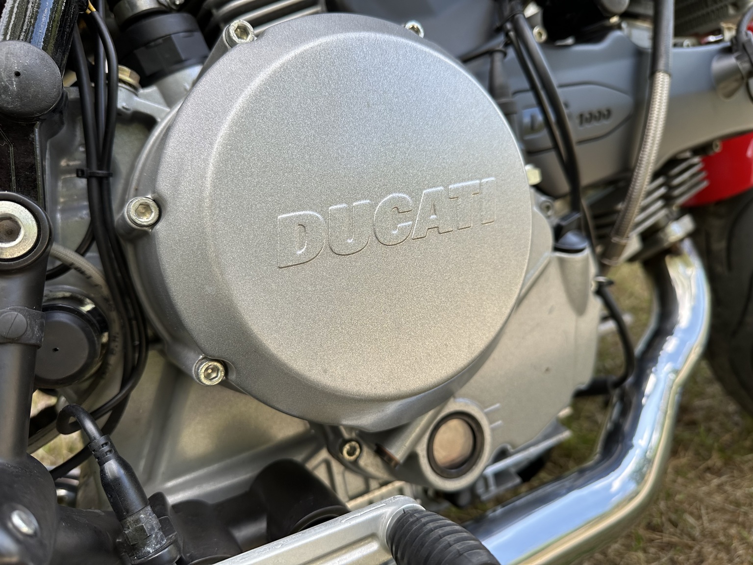 Exterior image of 2006 Ducati 1000 GT (49)