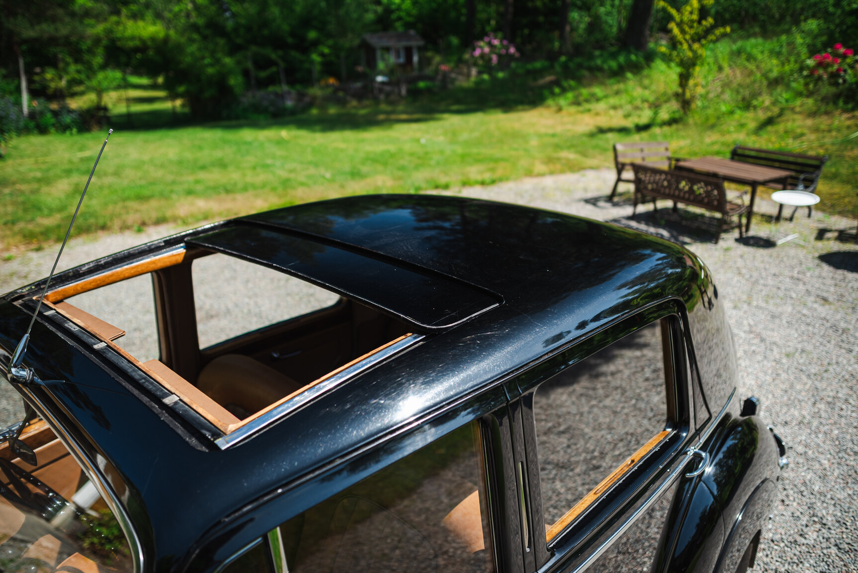 Exterior image of 1950 Bentley 4 1/4 Litre