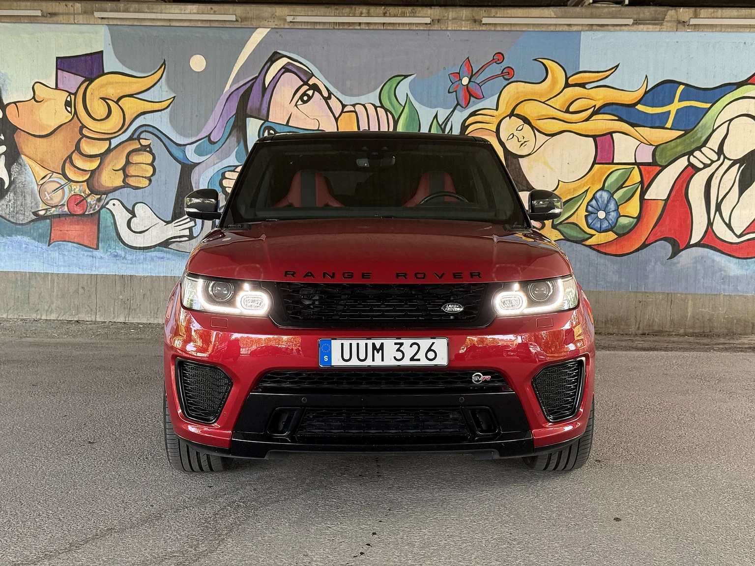 Exteriörbild på 2017 Range Rover Sport SVR (19)
