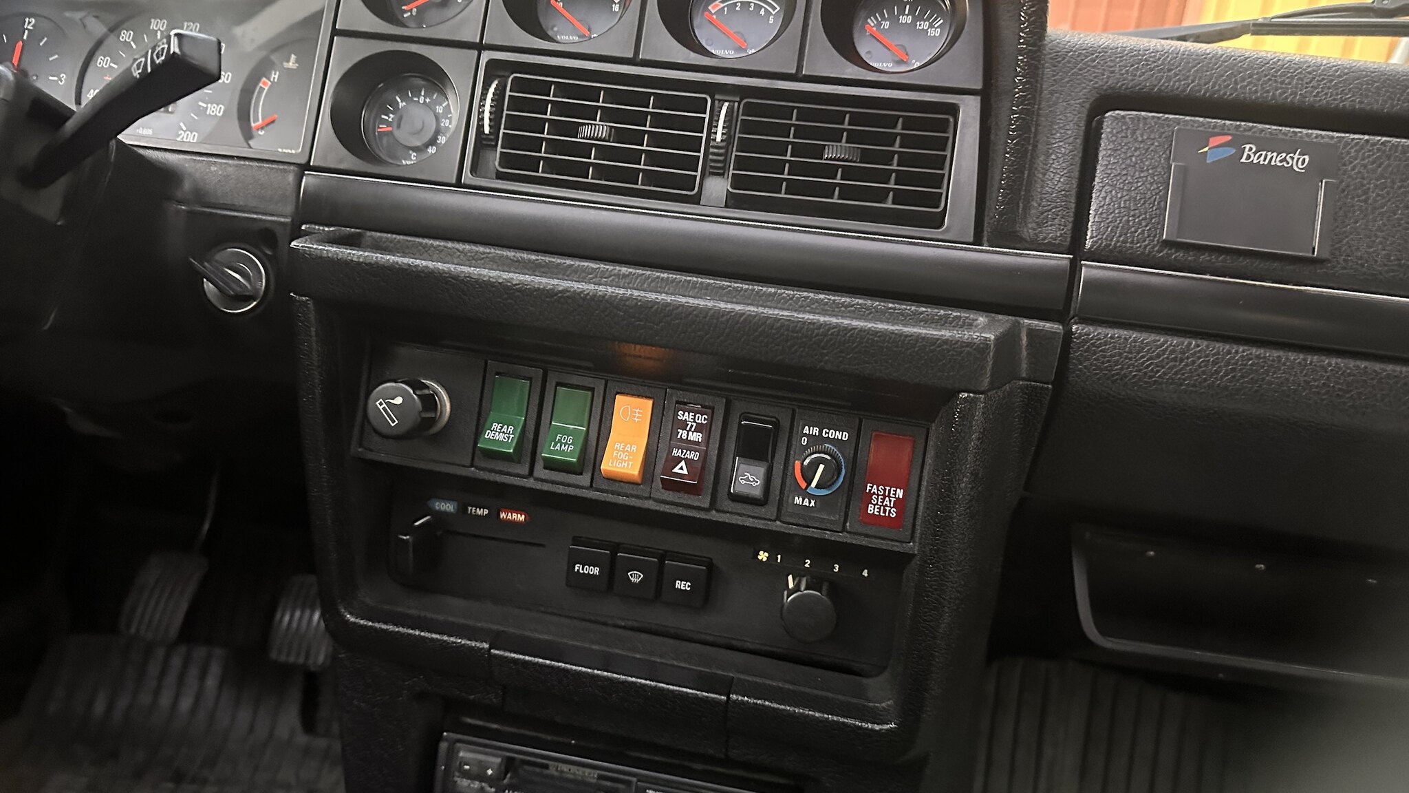 Innenraumfoto von 1981 Volvo 244 GLE D6