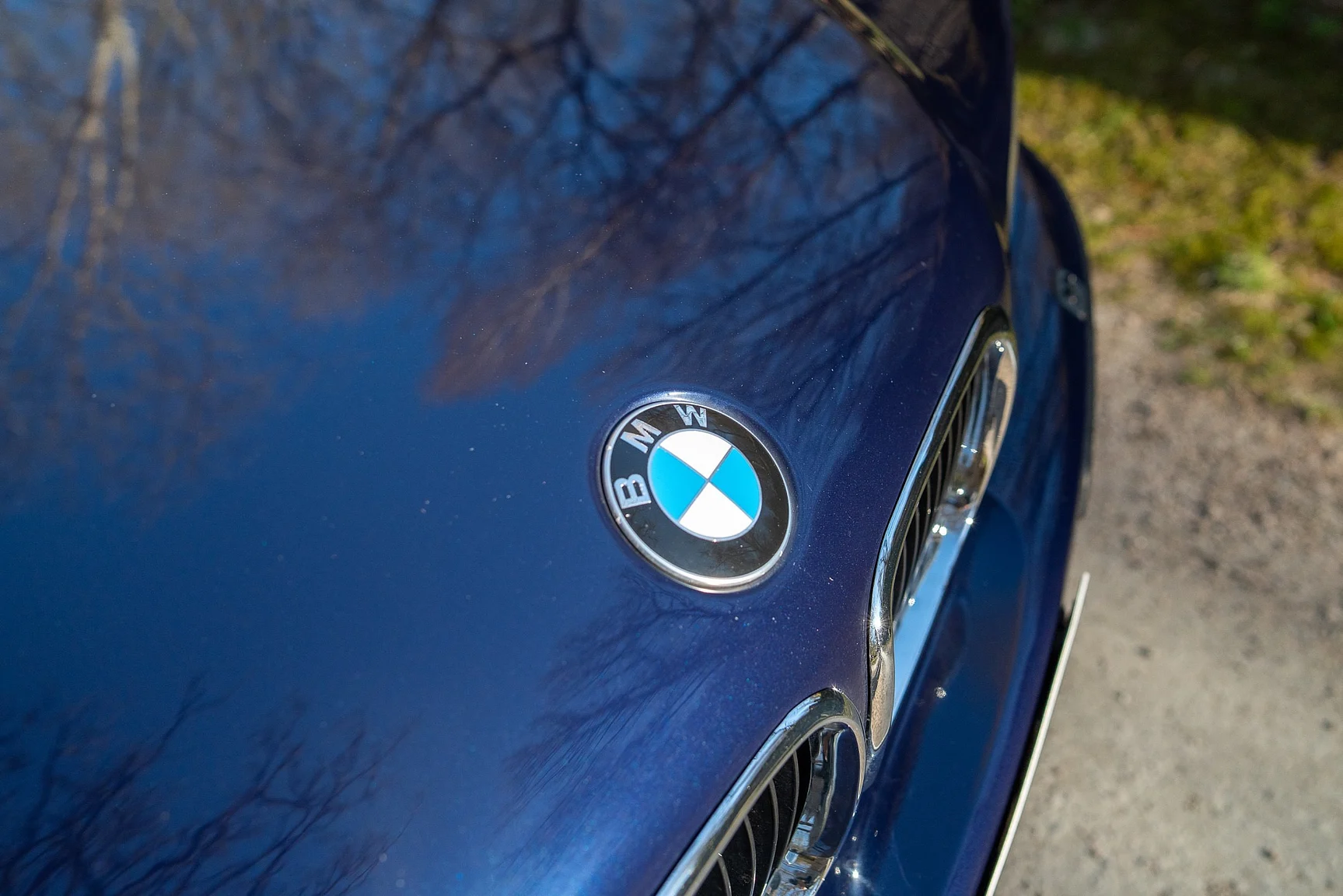 Exterior image of 1996 BMW 540iA (24)