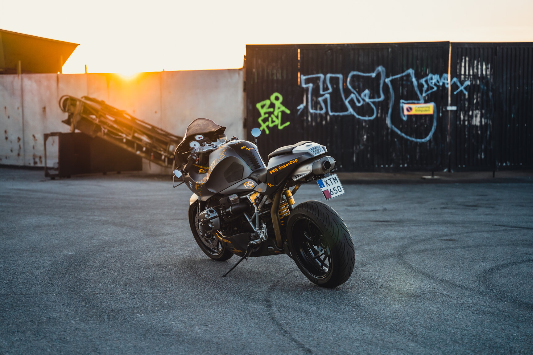 Exterior image of 2006 BMW R1200S