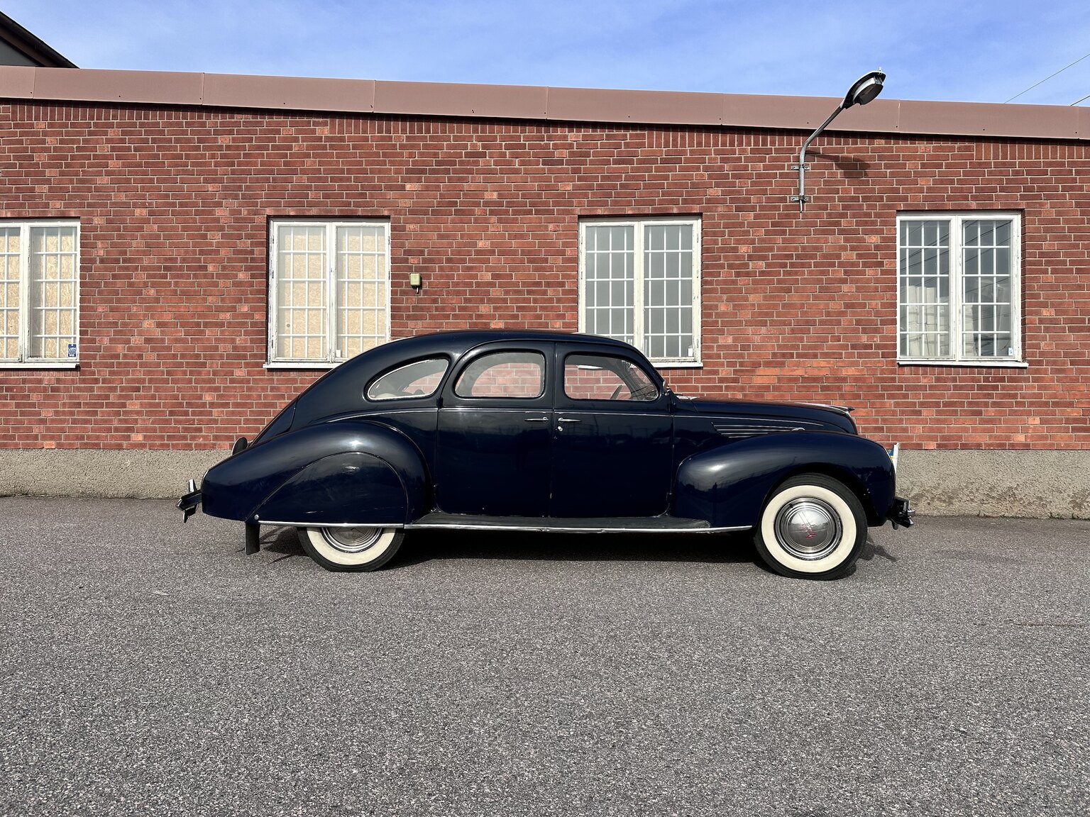 Aussenfoto 1938 Lincoln Zephyr Sedan V12