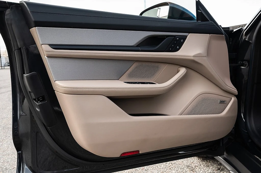 Bild von 2022 Porsche Taycan 4S (18)