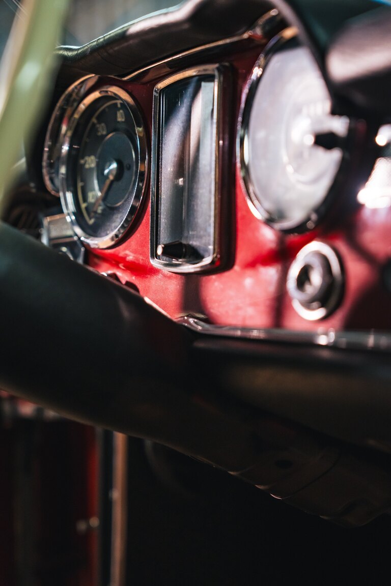 Interiörbild 1966 Mercedes-Benz 230 SL 