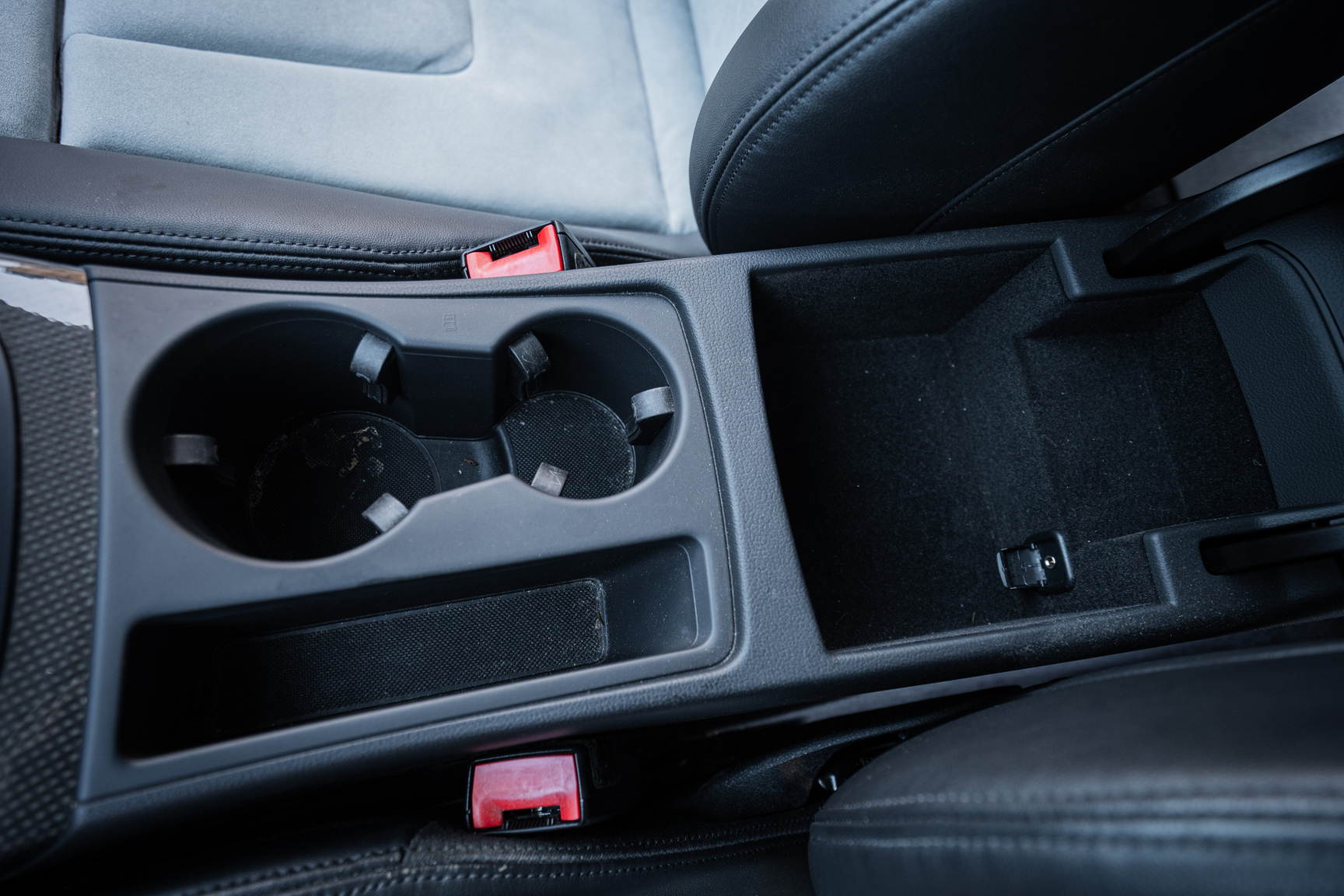 Innenraumfoto von 2011 Audi S4 (51)