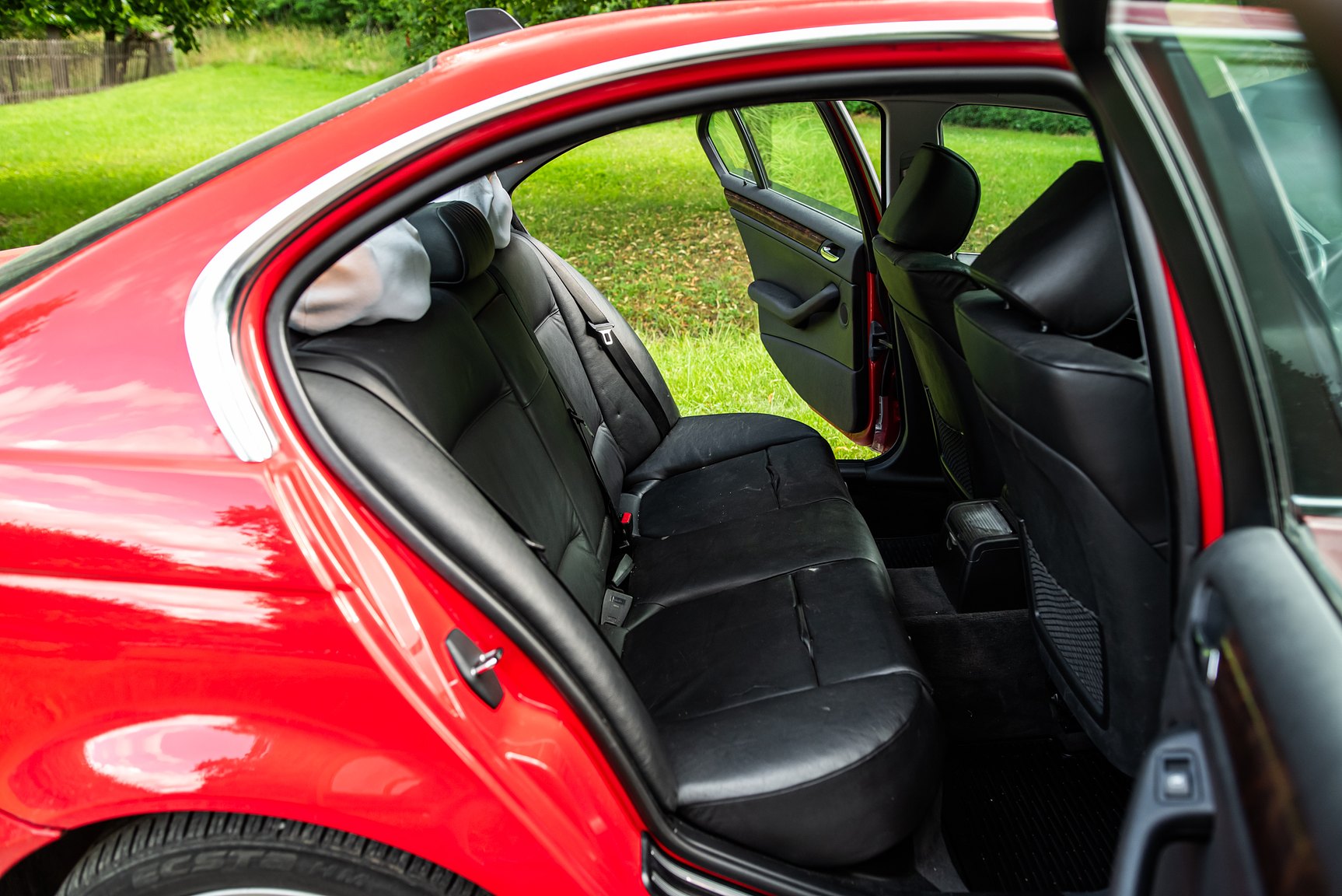 Interior image of 2001 BMW 330Xi