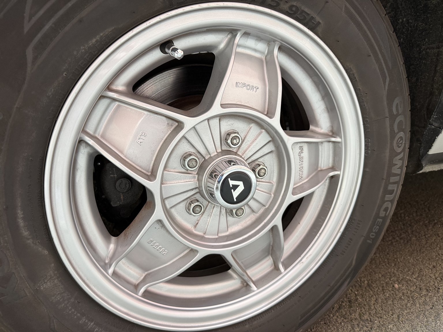 Exterior image of 1970 Volvo 142 Automatic