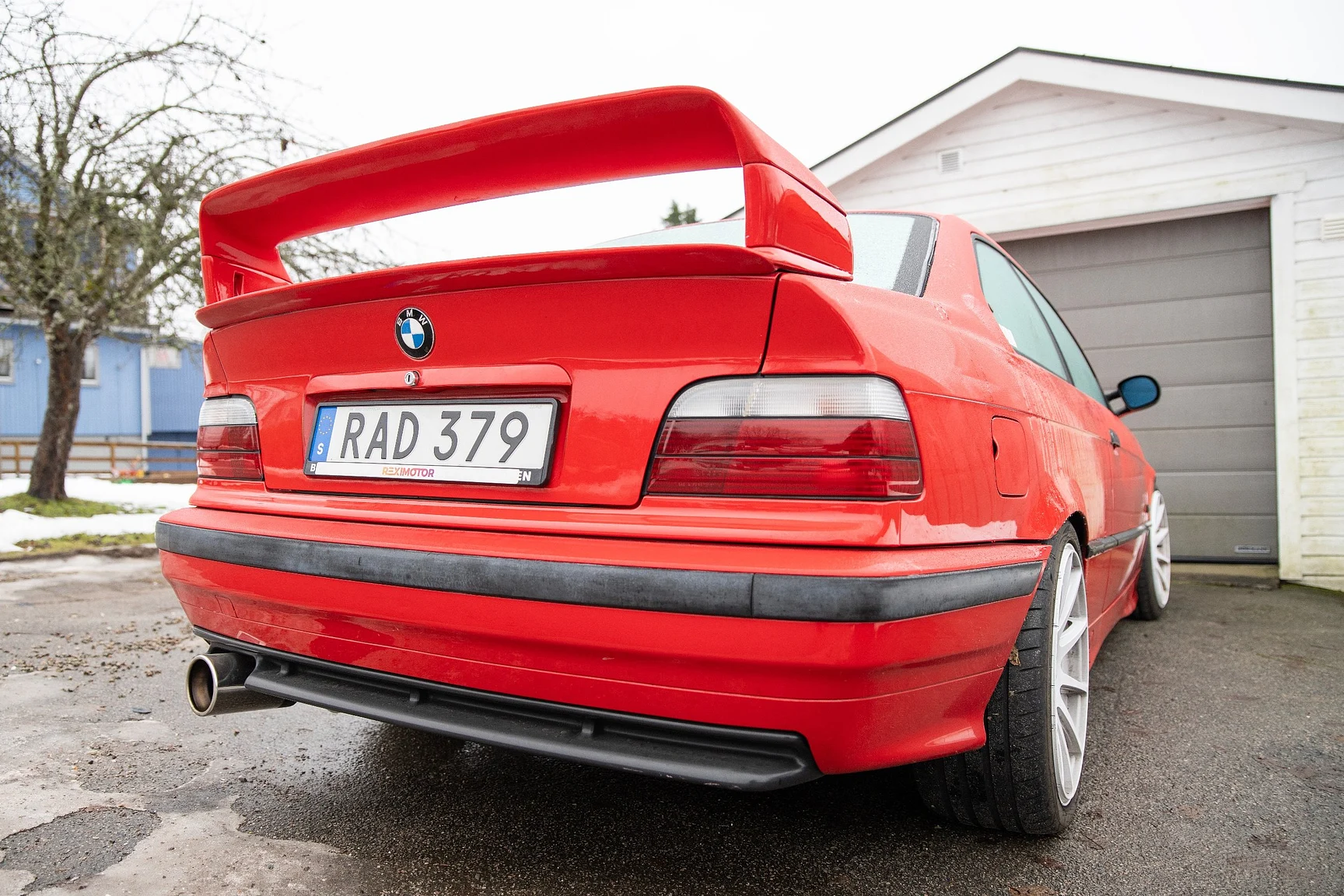 Exterior image of 1992 BMW 325i Turbo (13)
