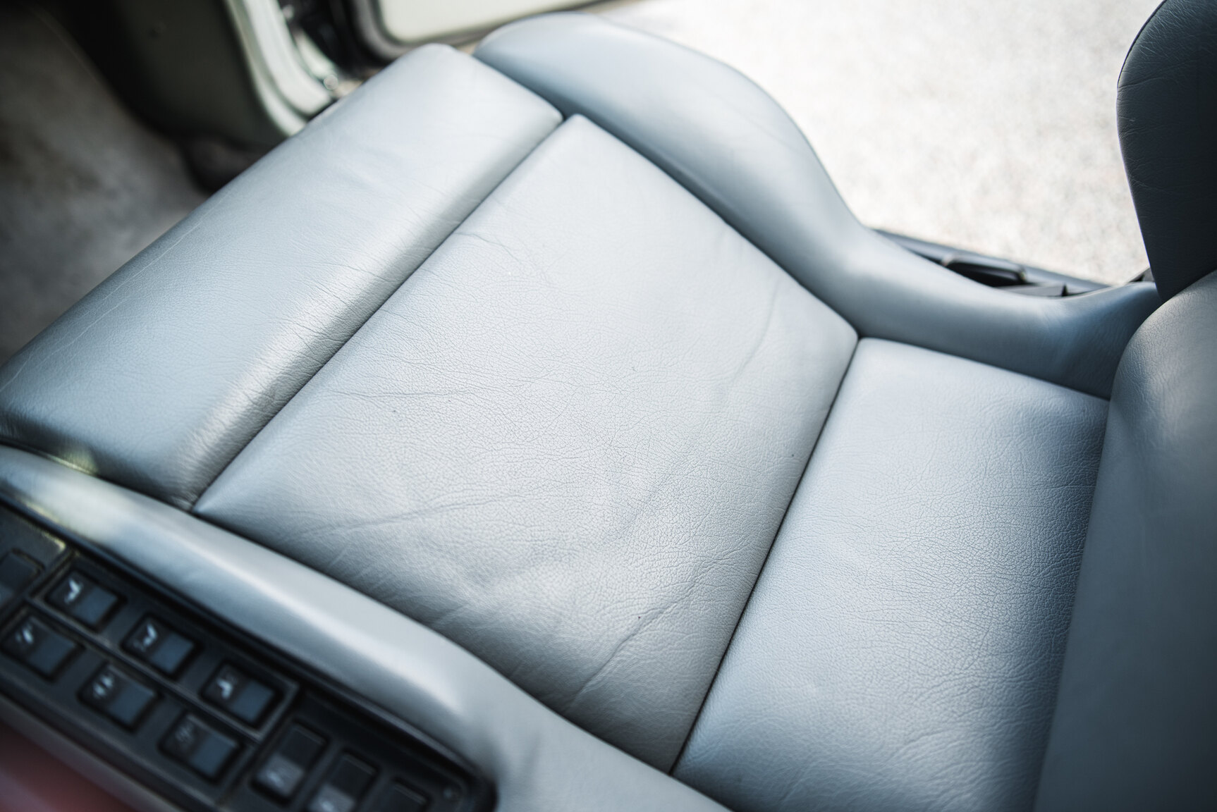 Interior image of 1989 Mercedes-Benz 300 CE Koenig Specials