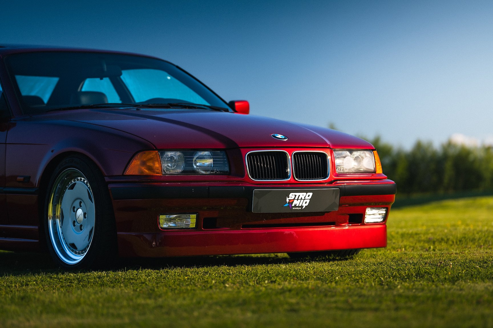 Exterior image of 1992 BMW 325i Coupé "No Reserve Auction"