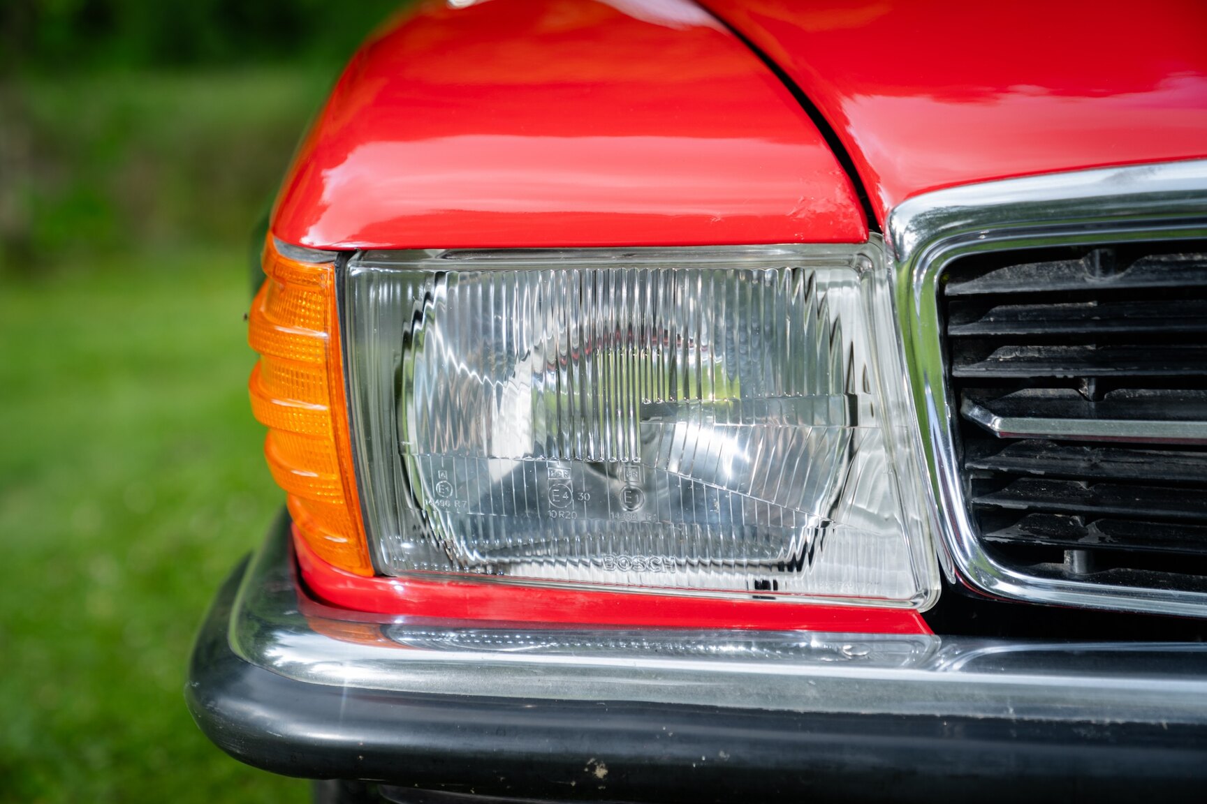 Exterior image of 1975 Mercedes-Benz 350 SLC