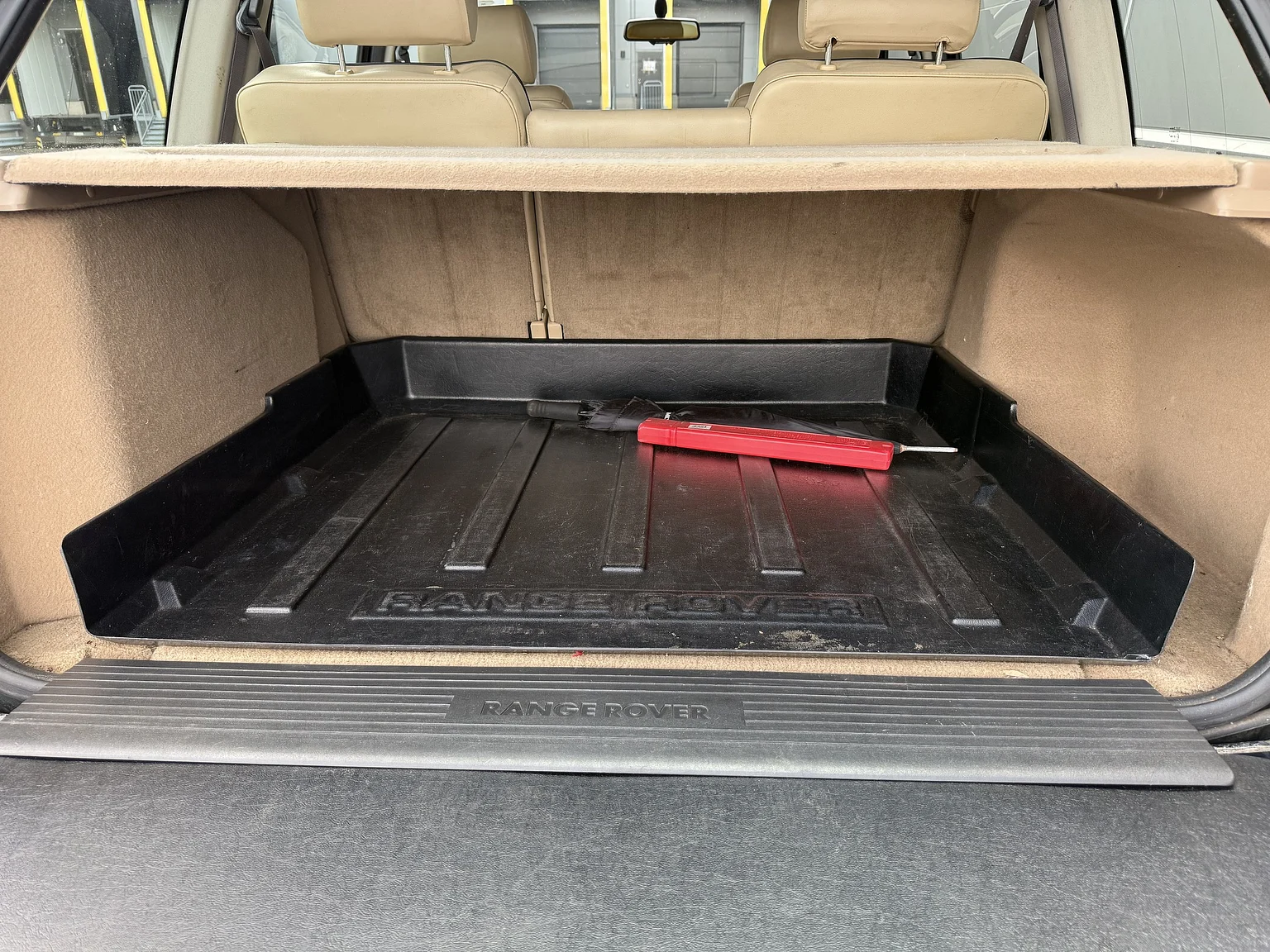 Innenraumfoto von 1998 Land Rover Range Rover P38 (30)