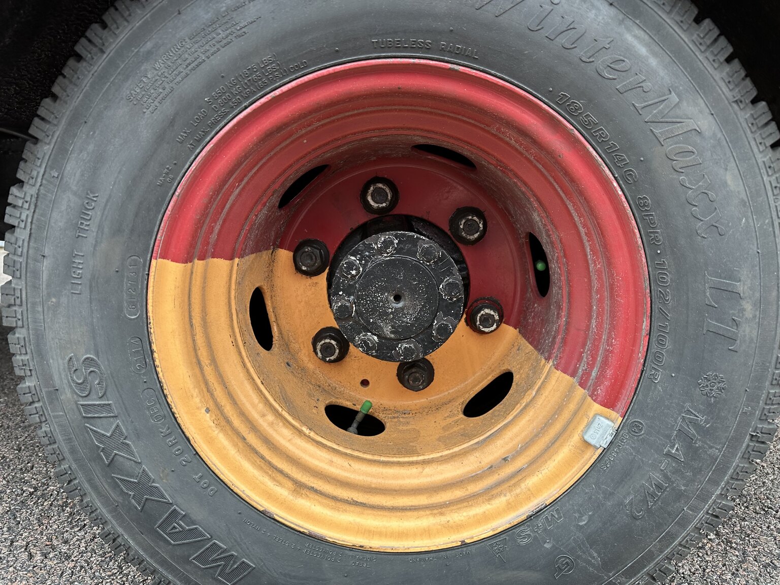 Exteriörbild på 1983 Volkswagen LT46 bärgare (33)