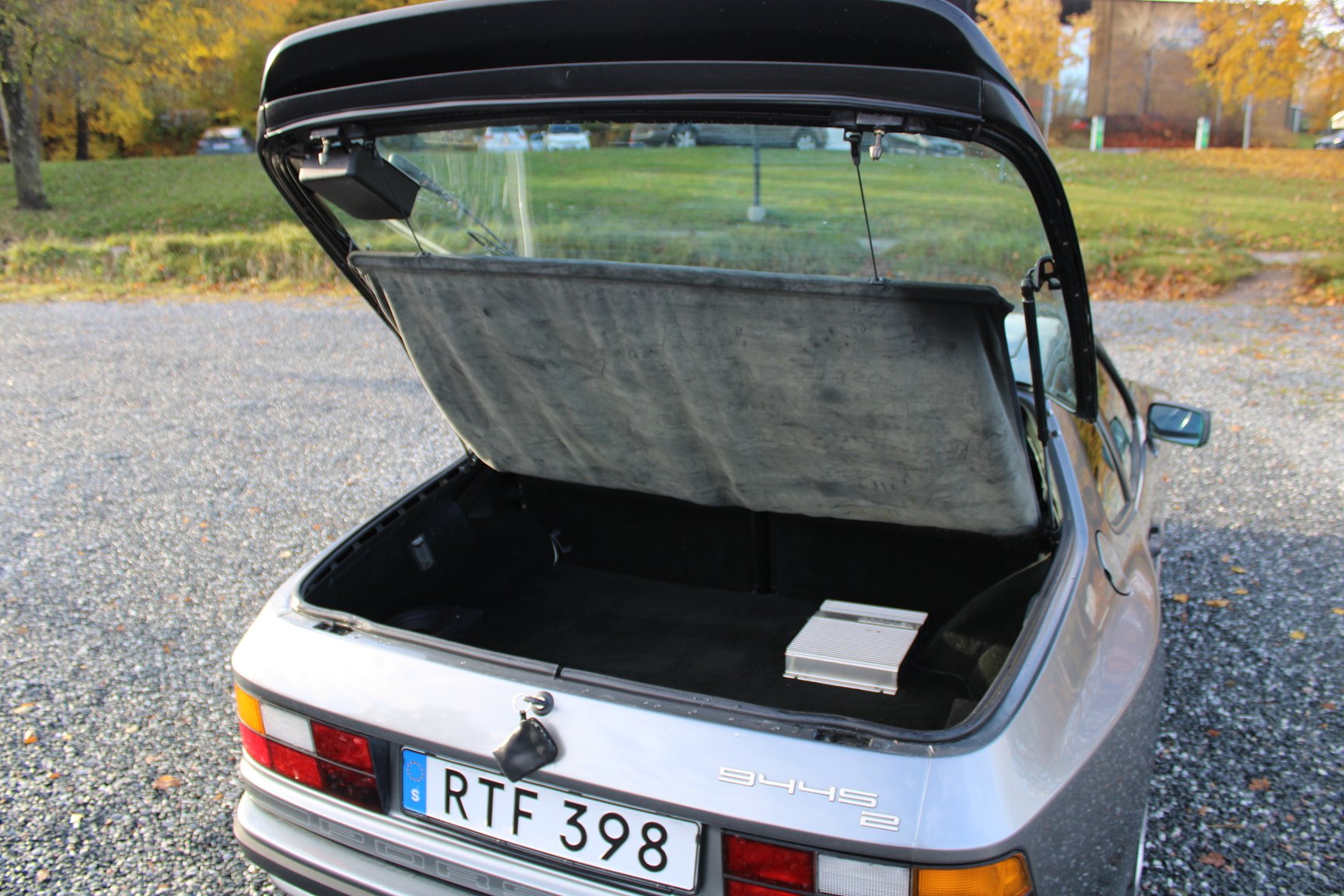 Interior image of 1991 PORSCHE 944 S2