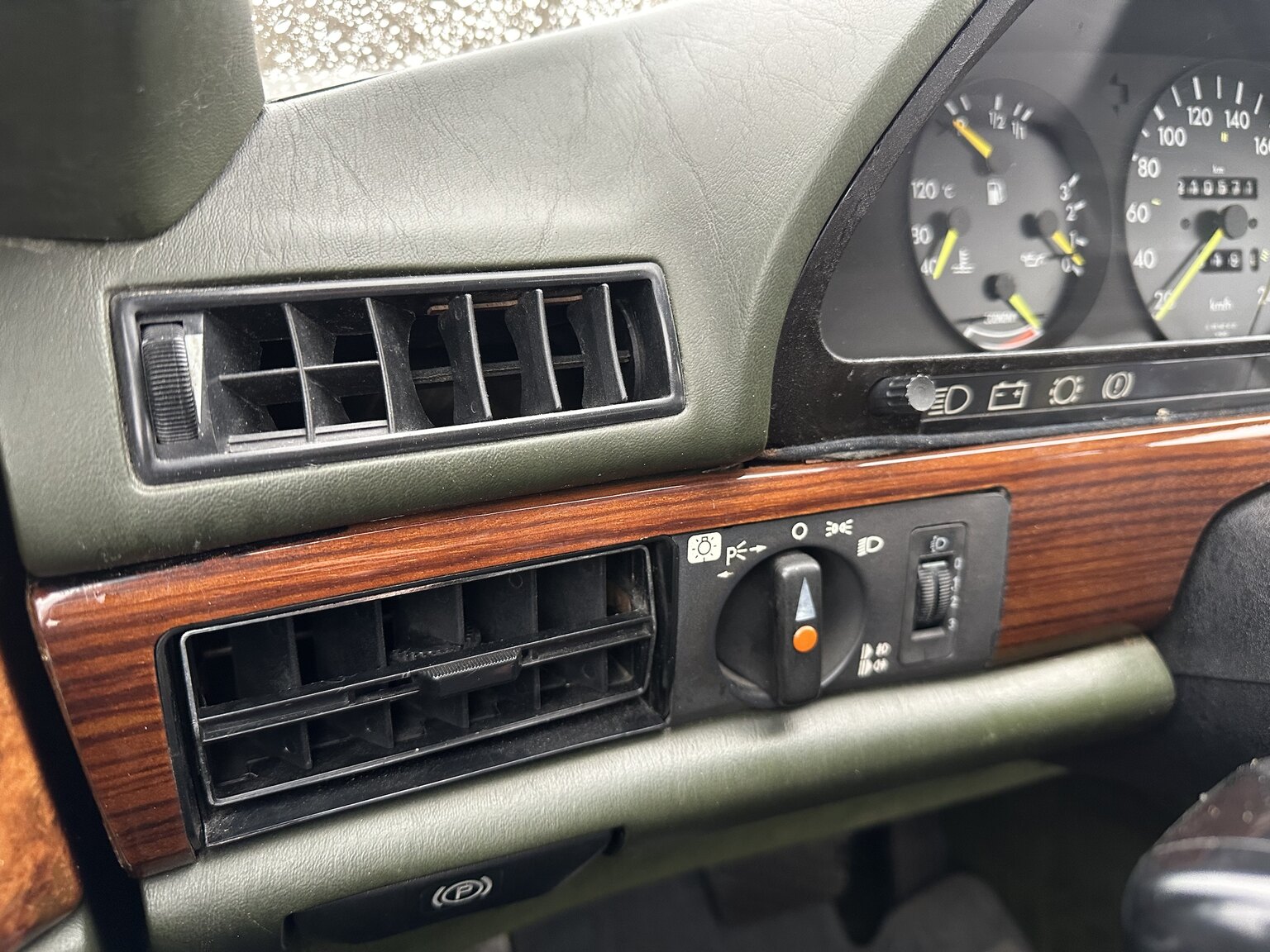 Interior image of 1983 Mercedes-Benz 500 SEC