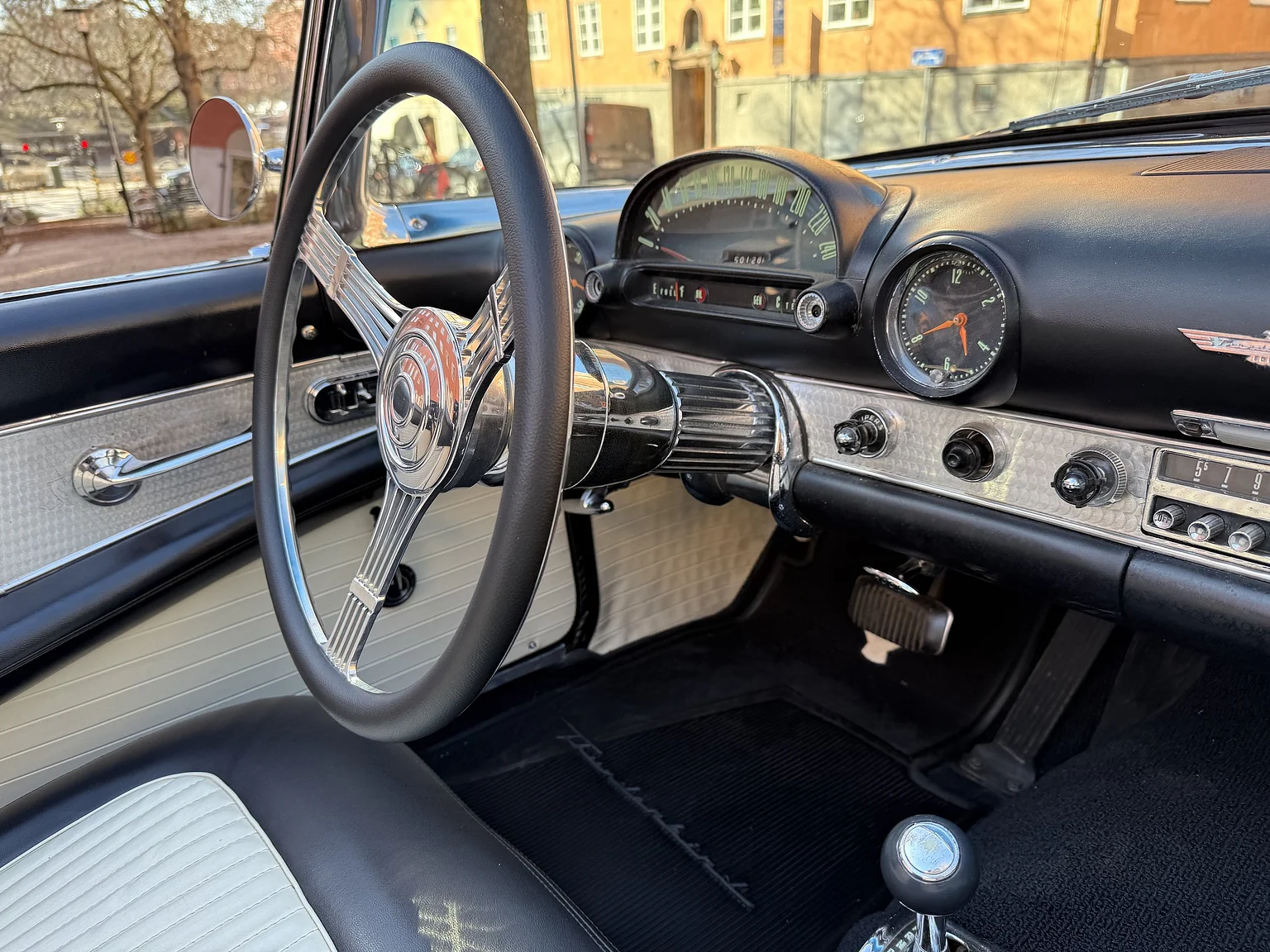 Innenraumfoto von 1955 Ford Thunderbird (30)